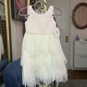 Holiday dress, size 8, gorgeous, beautiful, new